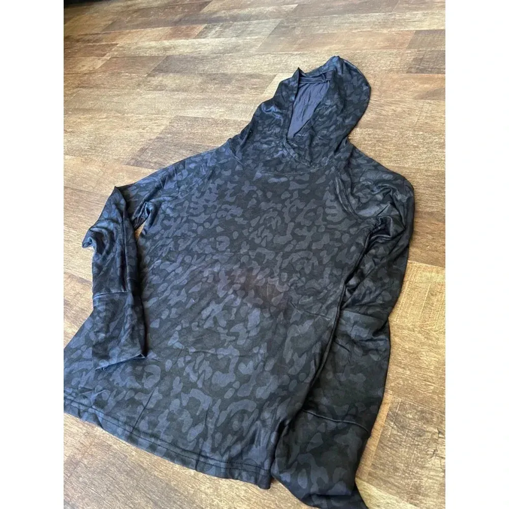 Jordann black and gray cheetah print lightweight athletic hoodie Size M - Image 2