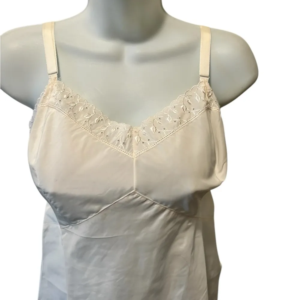 VTG 50’s Barbizon Excelle Tafredda Short Crochet Lace Slip Sz 36 Ivory Side Zip White Size M - Image 6