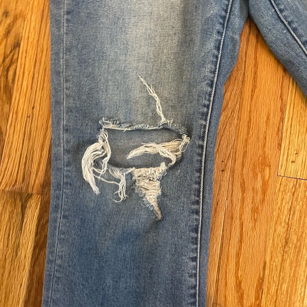 Vervet Blue Distressed Straight Leg Jeans Size 29 Stretchy Denim Medium Wash - Image 3