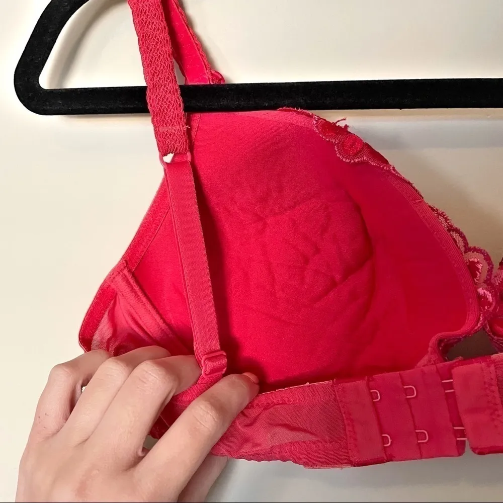 Victoria’s Secret Vintage Red Floral Bra - Image 4