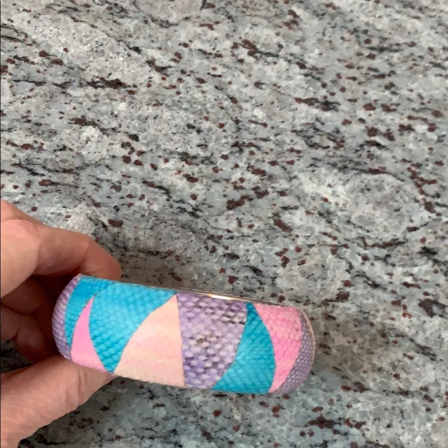 Vintage pastel triangle patchwork snakeskin bangle bracelet pink purp turquoise - Image 3