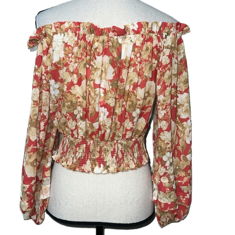 Flying Tomato size small cropped floral long sleeve top elastic back & sleeves - Image 3
