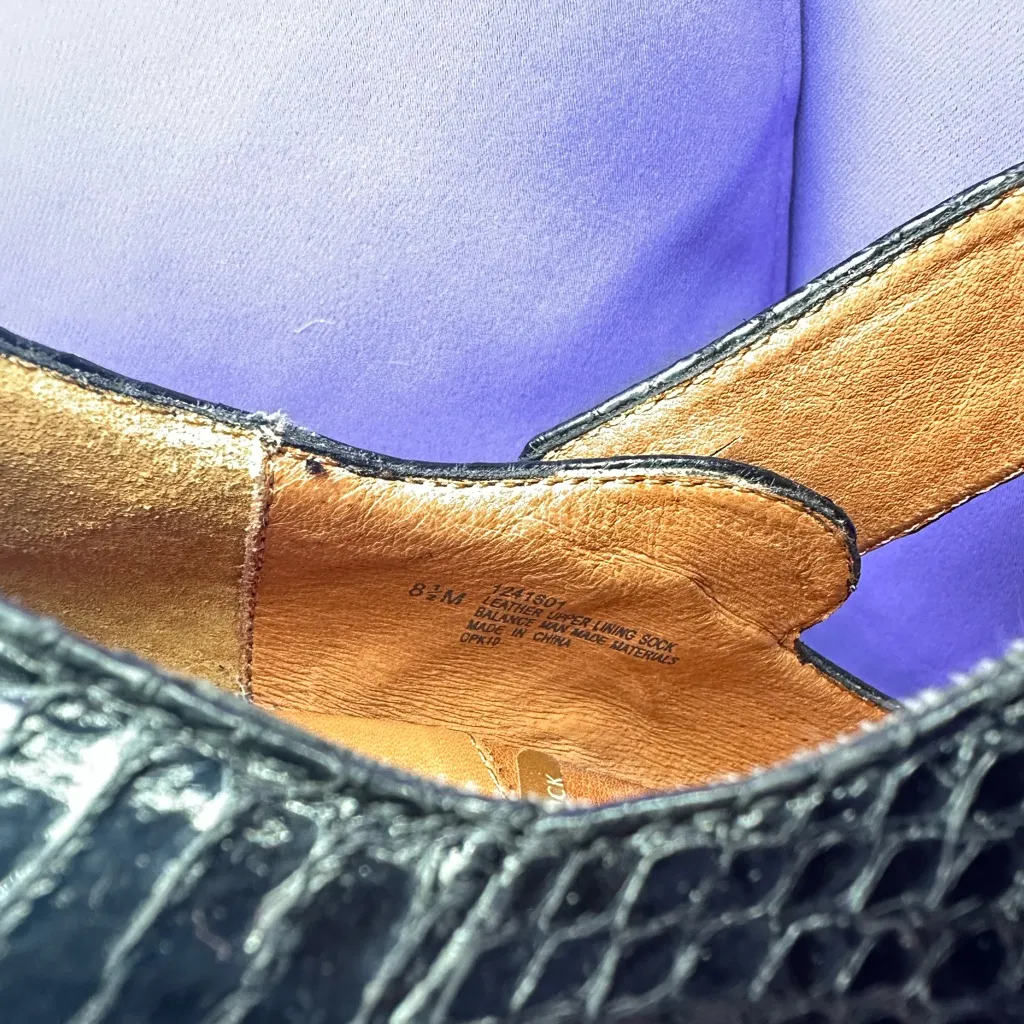 Sofft Black Mary Jane Classic Pumps Patent Leather Button Strap Kitten Heels 8.5 - Image 9