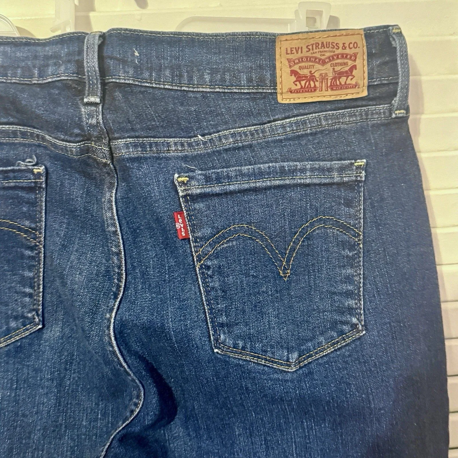 Levi’s 505 Straight Jeans Womens Mid Rise Blue Stone Wash Heavy Denim Size 12S - Image 3