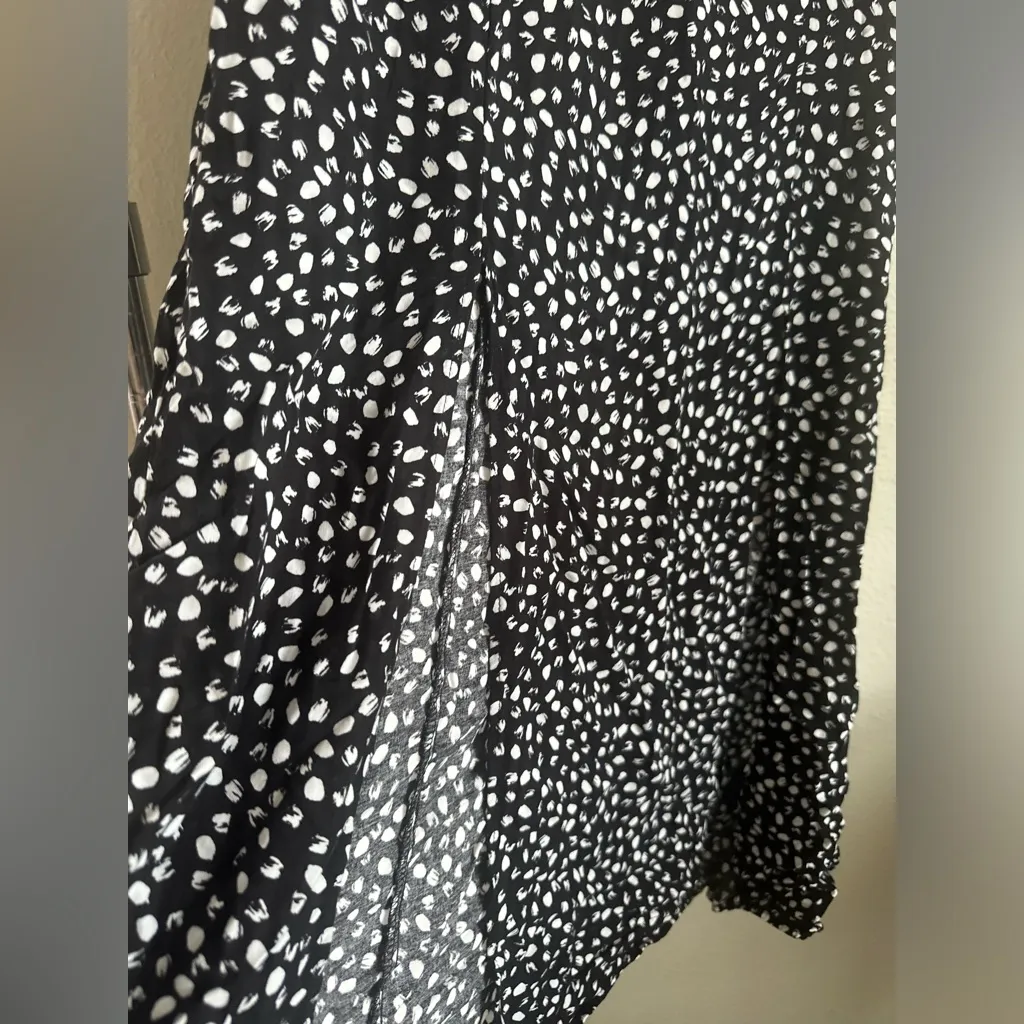 TOP SHOP Black and White Patterned skirt. - Image 7