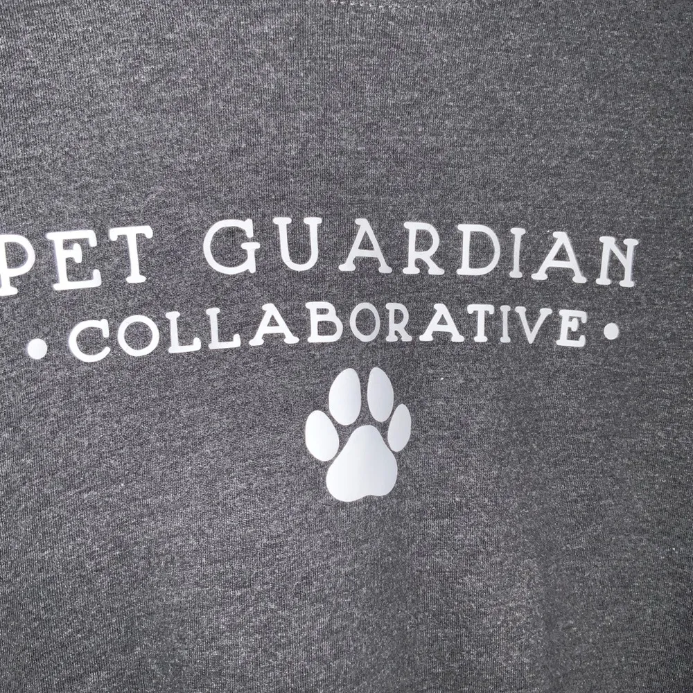 Eddie Bauer Gray Long Sleeve T-Shirt “Pet Guardian..” Paw Print  Logo L - Image 2