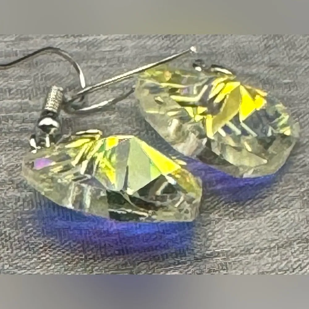 Aurora Borealis Dangle Heart Earrings. Reflective Of Light. Prism Of Colors - Image 2