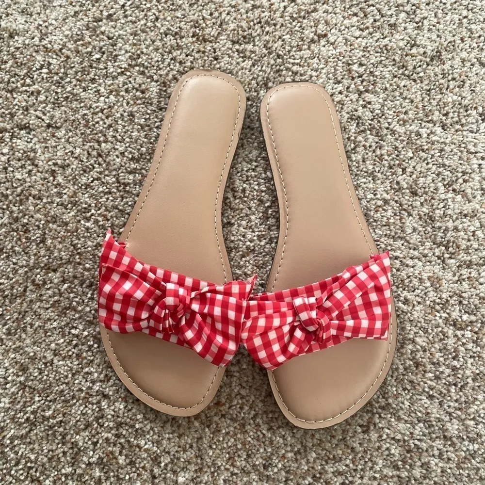 Time Tru Checkered Print Sandals Color Red & White With Bow Detail Size 7 NWOT - Image 6