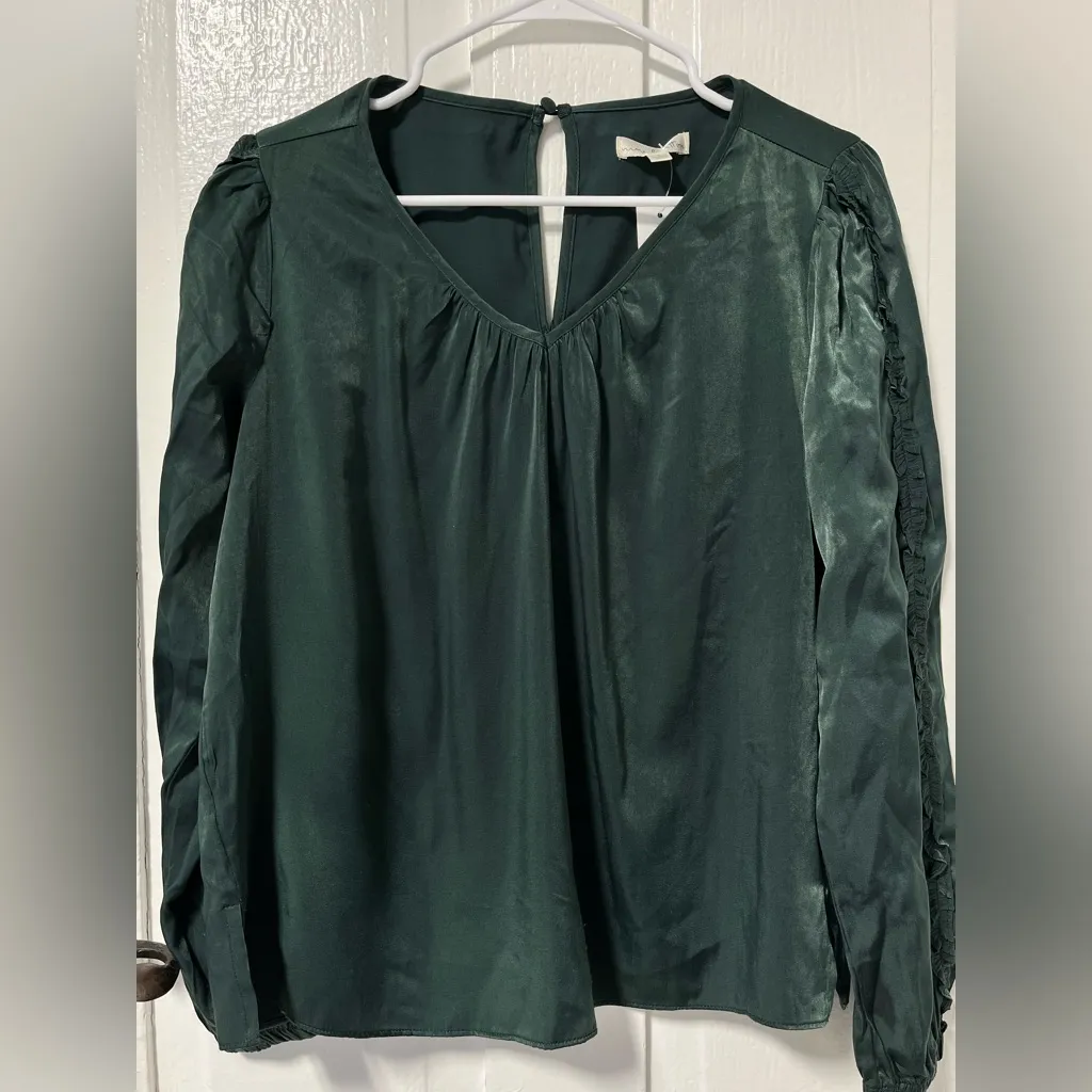 NWT Nine Britton Juliana Satin Dark Green Blouse size small - Image 3
