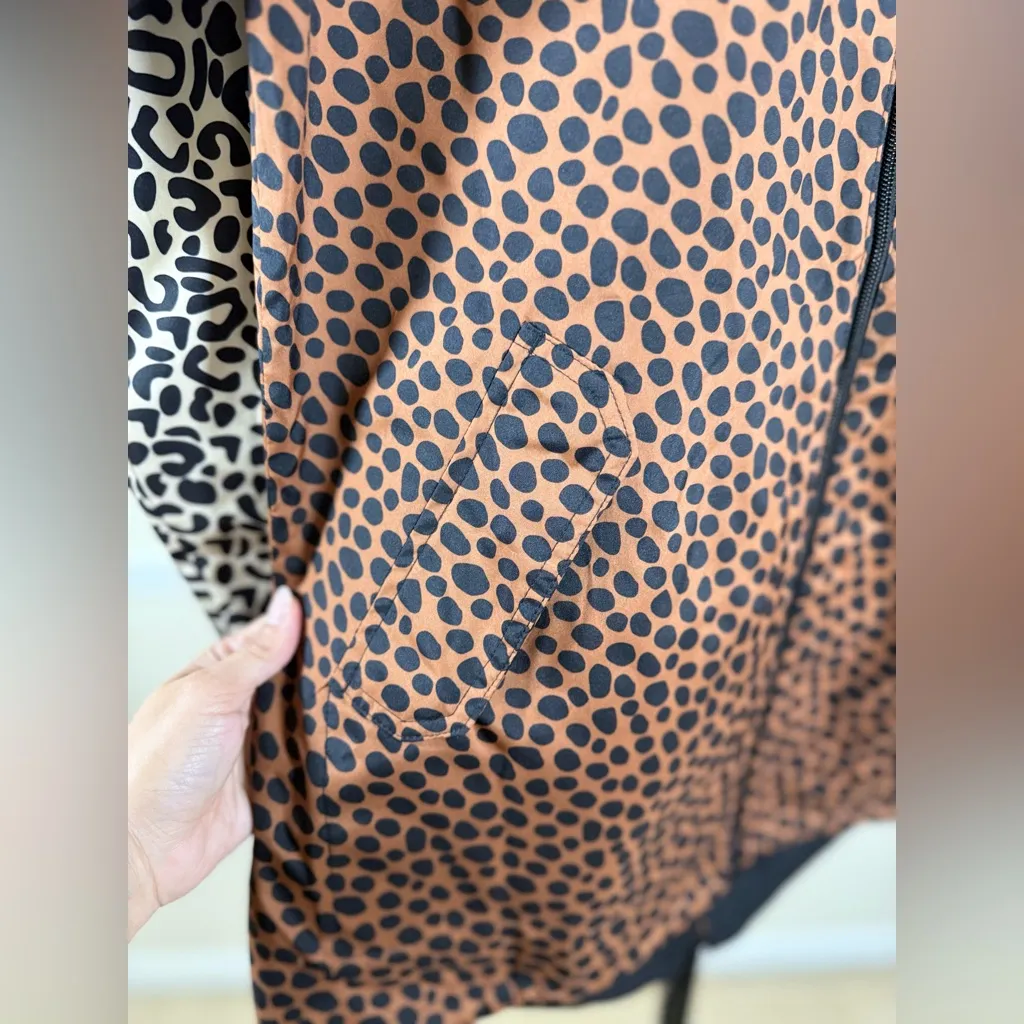 Women’s Medium Reversible Windbreaker Hoodie Jacket Leopard Zebra Streetwear NWT - Image 6