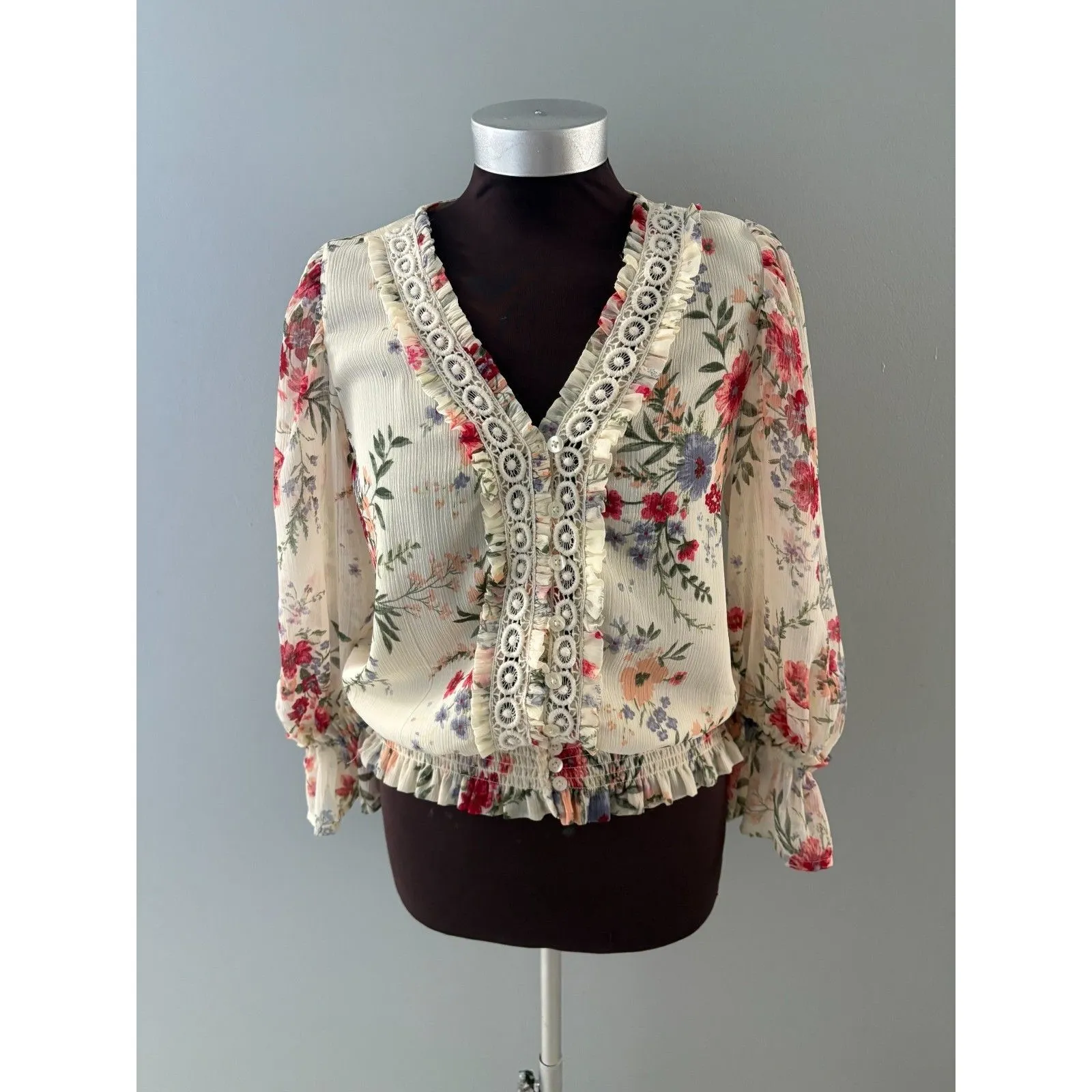 Venus Floral Blouse Size 2 Oversize Lace Flounce Sleeve Milkmaid Prairie (M) - Image 2