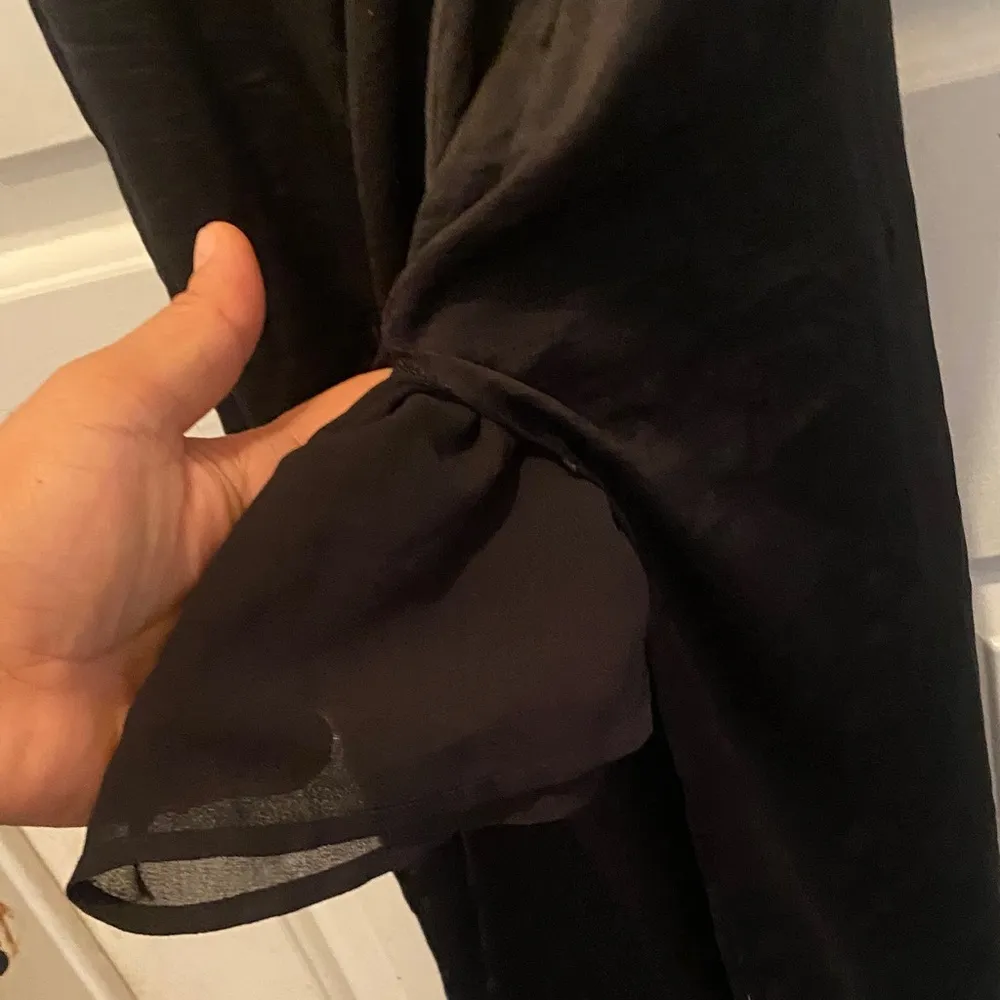 Elegant Black Women's Dress - Image 4