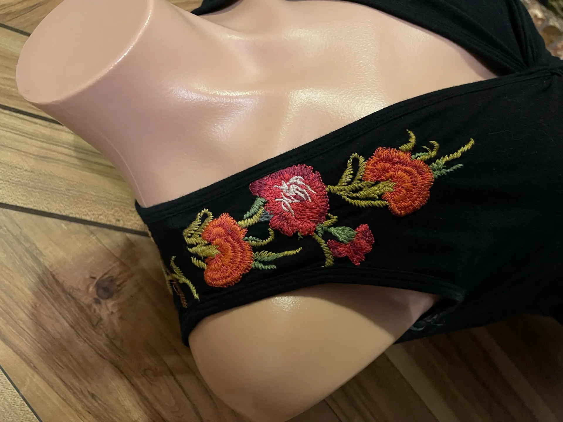 Johnny Was Los Angeles Small Black Sleeveless V-Neck Floral Embroidered Dress - Image 5