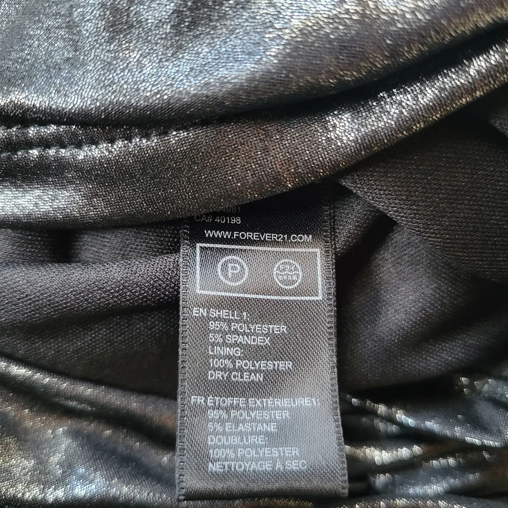 Forever 21 Shiny Black One-Shoulder Dress - Image 9