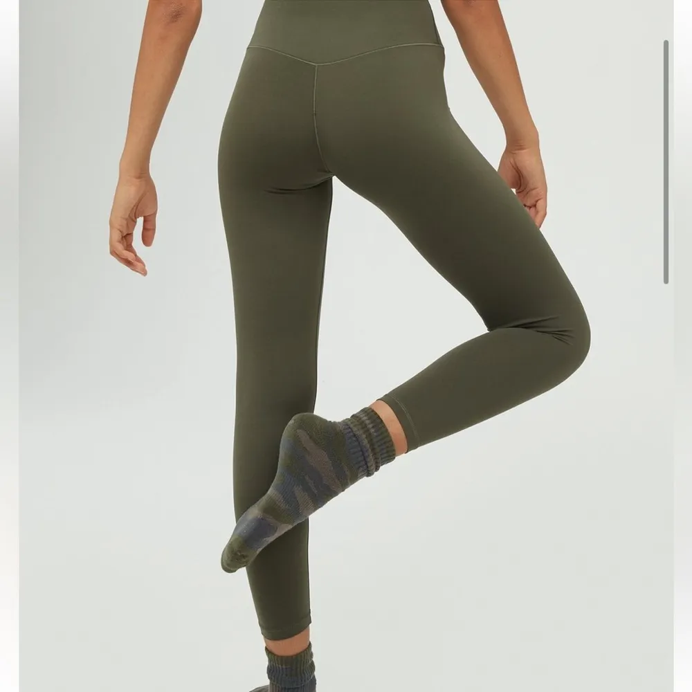 aerie offline high waisted leggings olive - Image 2