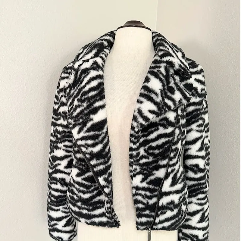 Sanctuary Abstract Moto Jacket Textured Tiger Teddy Fleece Black and White Small - Image 3