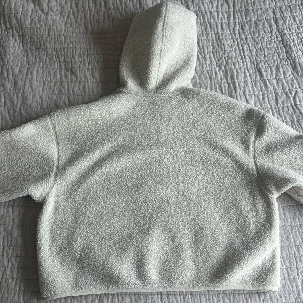 Uniqlo Sherpa Cozy Cream Cropped Pullover - Image 4