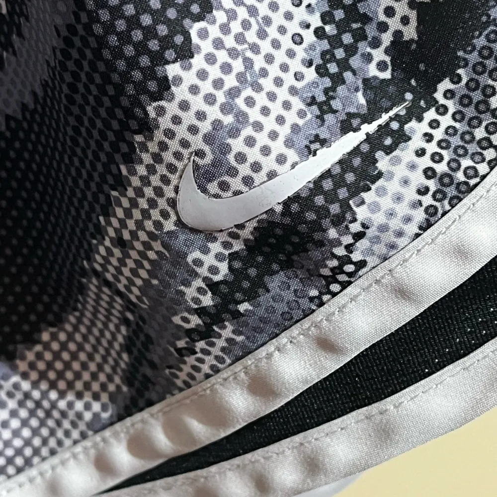 Nike Women's Dynamic Black and White Athletic Shorts - Image 3