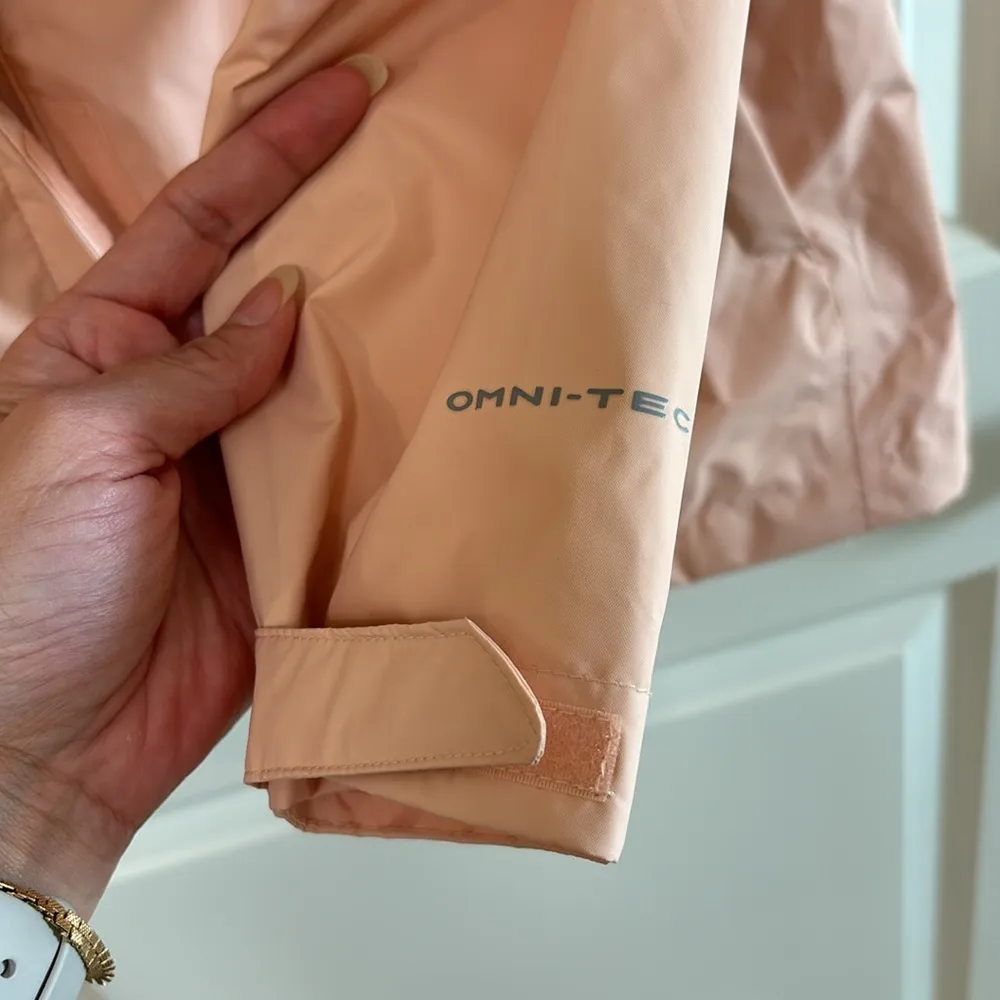 Columbia Women's Arcadia li RAIN Jacket Color Peach Cloud Size S - Image 6