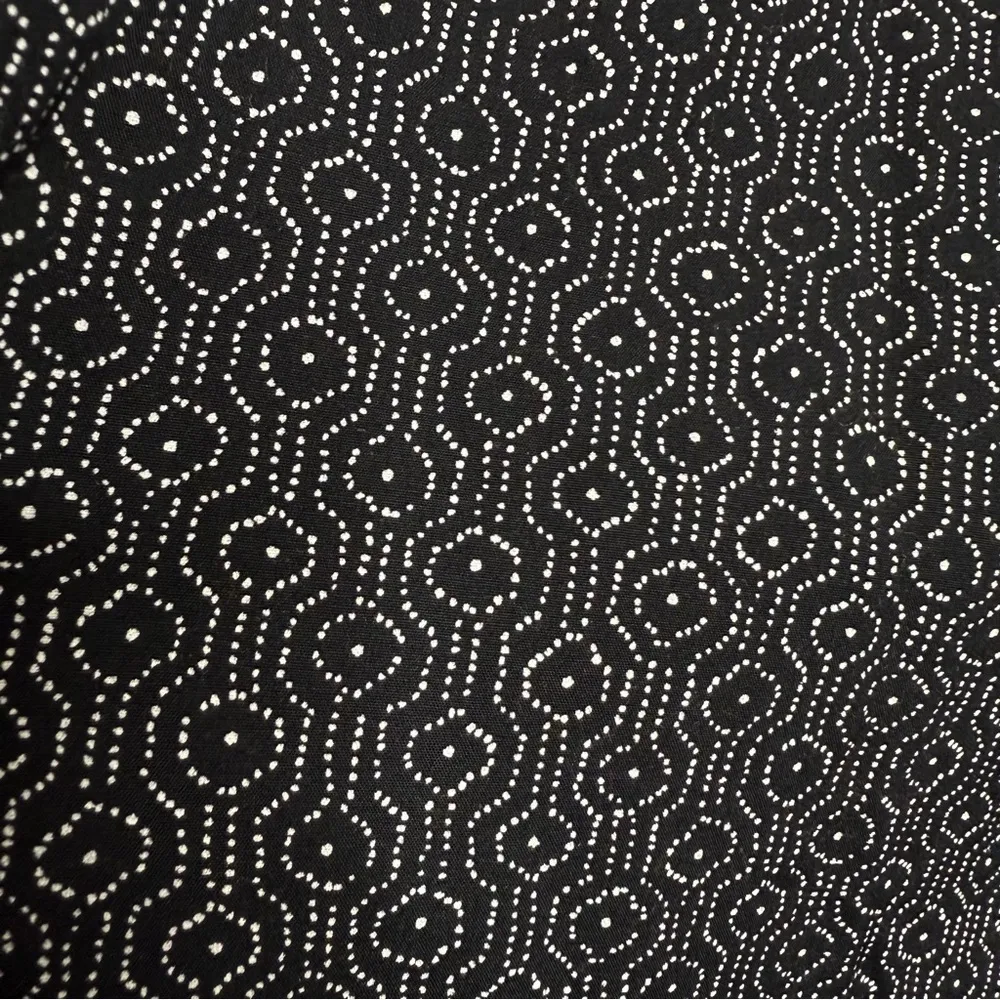 Old Navy Black Geometric Shift Dress Woman’s Sz XS Off the Shoulder Bell Sleeve - Image 8