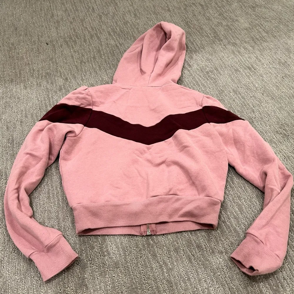 Pink cropped zip up Hoodie - Image 6