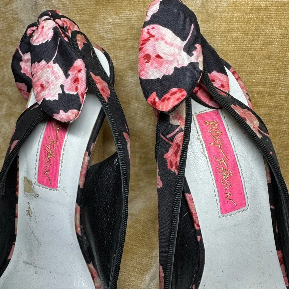 Vintage Betsy Johnson pink rose espadrille wedge high heels 7.5 open toe bows - Image 2