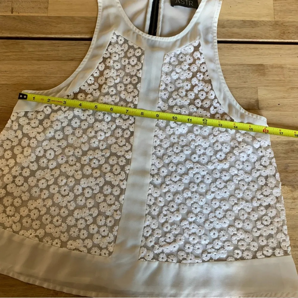 ASTR Off White Sheer Daisy Tank XS (?) - Image 3
