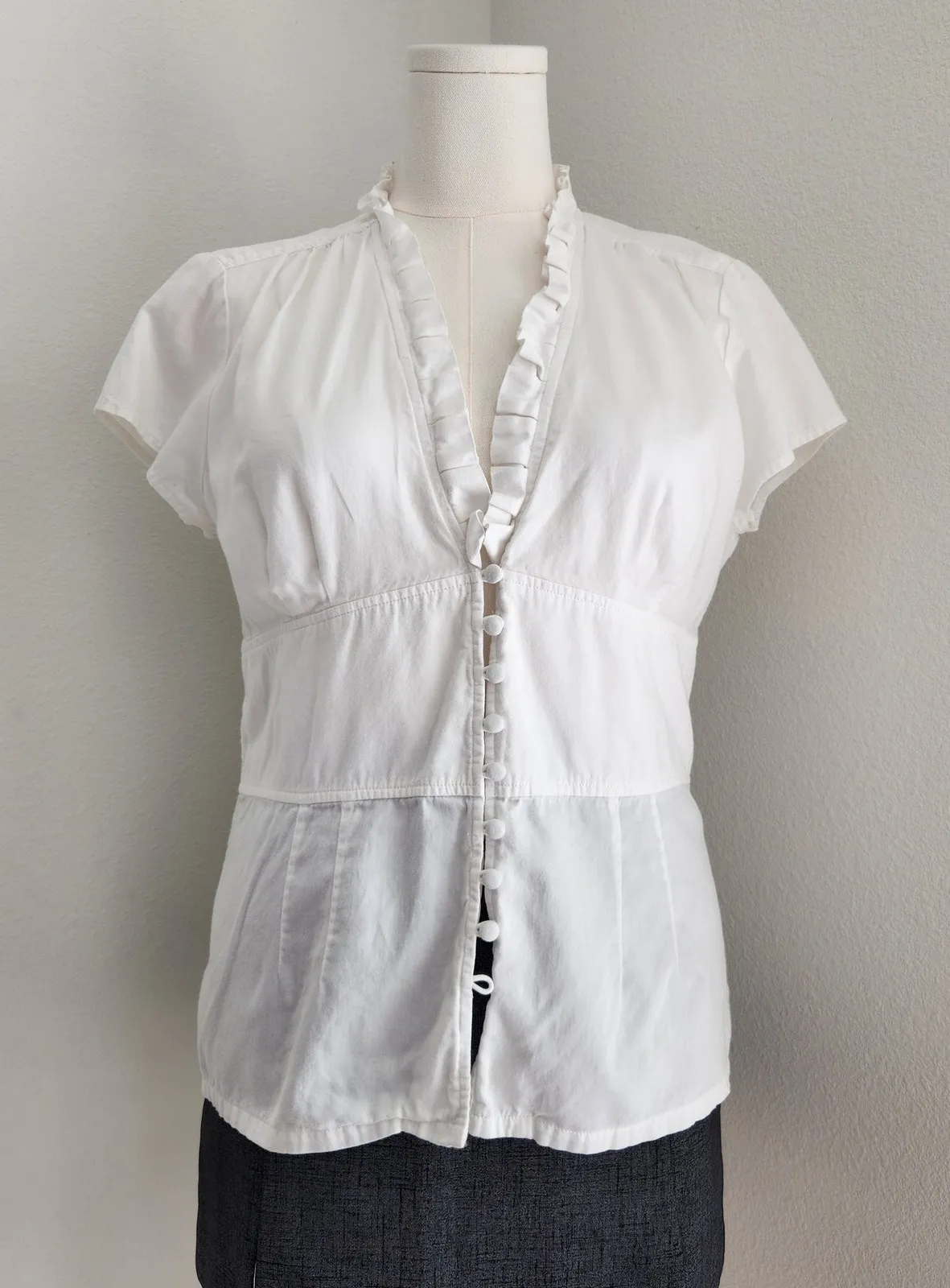 Y2K White Button Front V Neck Blouse Cap Sleeve Ruffle Feminine Corpcore Top L - Image 1