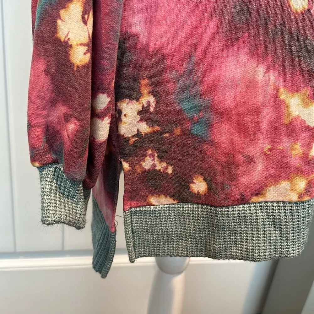 White Birch  Medium Fuchsia Tie Dye V-Neck Pullover Sweater - Image 5