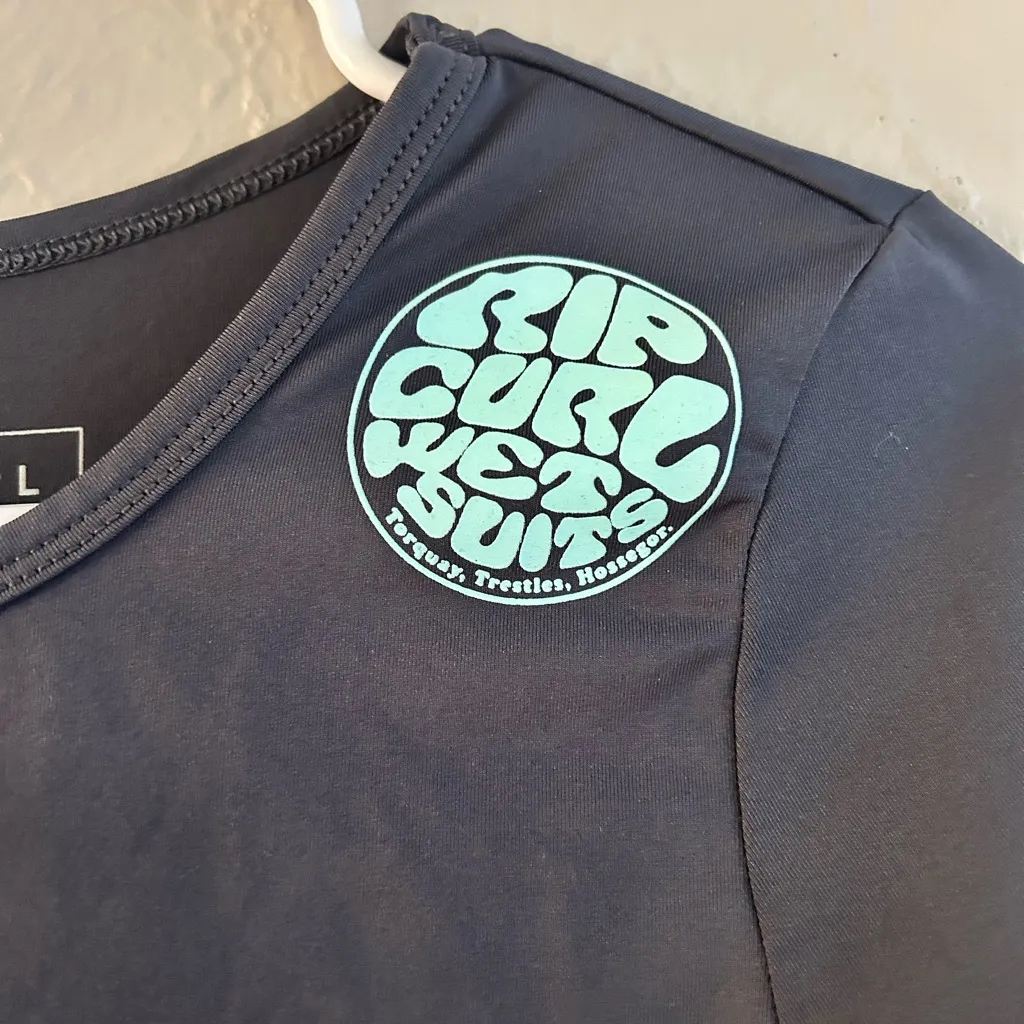 Rip CURL Women's UV Protection Long Sleeve Surf Rash Guard Wet Suit Top M - Image 8