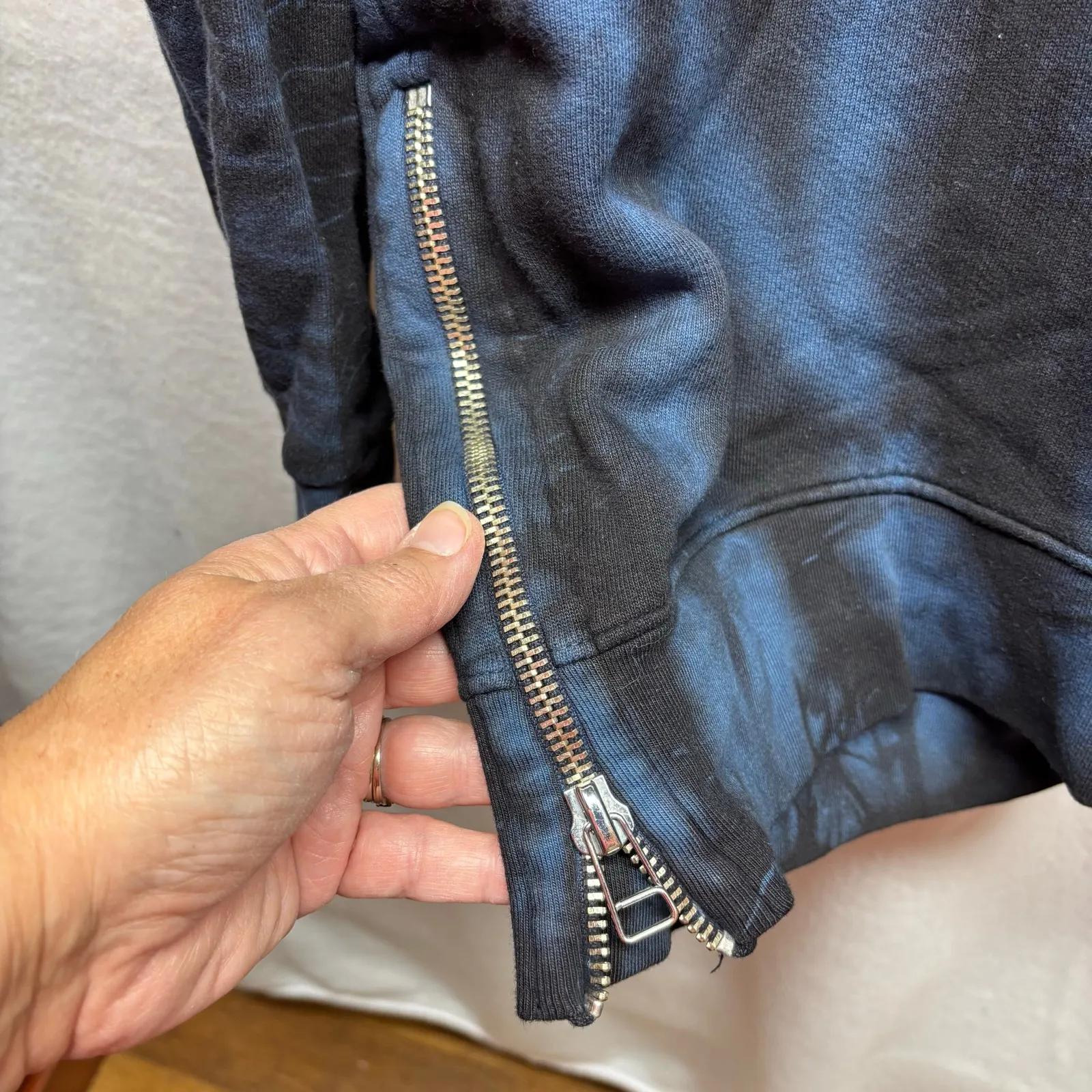 Sundry by Evereve Tie Dye Sweatshirt - Blue/Black‎ - NWT - Image 5