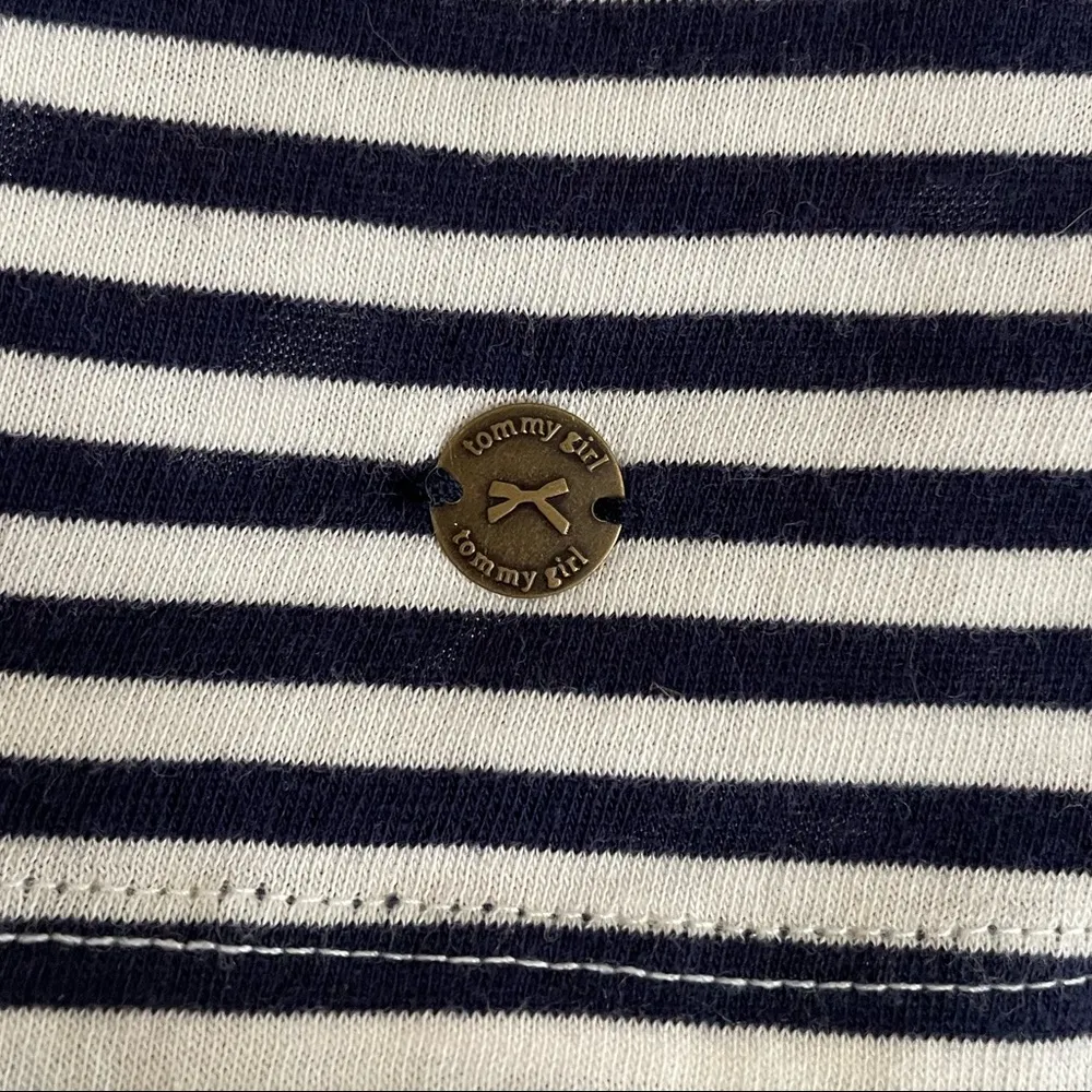 Tommy Girl Juniors Navy & White Blouse w Yellow Pocket Buttons Along Back SZ M. - Image 3