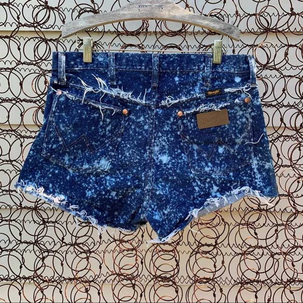 Vintage Wrangler “star splatter” cutoff jean short - Image 2