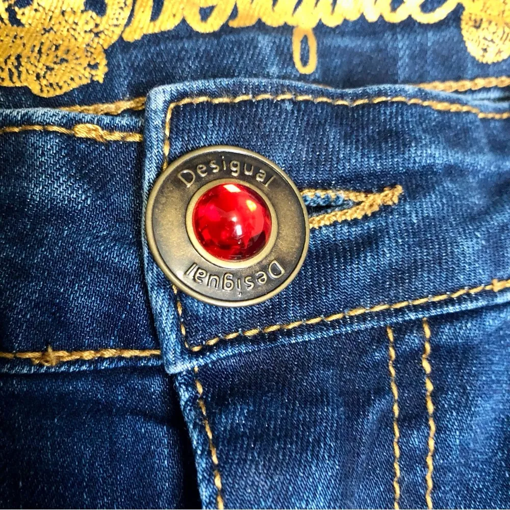 Y2K Desigual Bedazzled Embroidered Boyfriend Jeans Straight Leg Ankle Crop Boho - Image 3