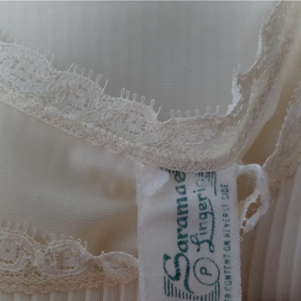 Vintage Saramae nightgown set White - Image 6