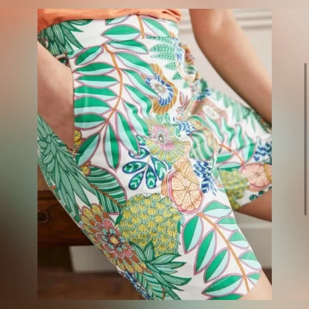 NWT Boden Danby Floral Print Women's pull on Shorts tropical Green Size 4 - Image 2