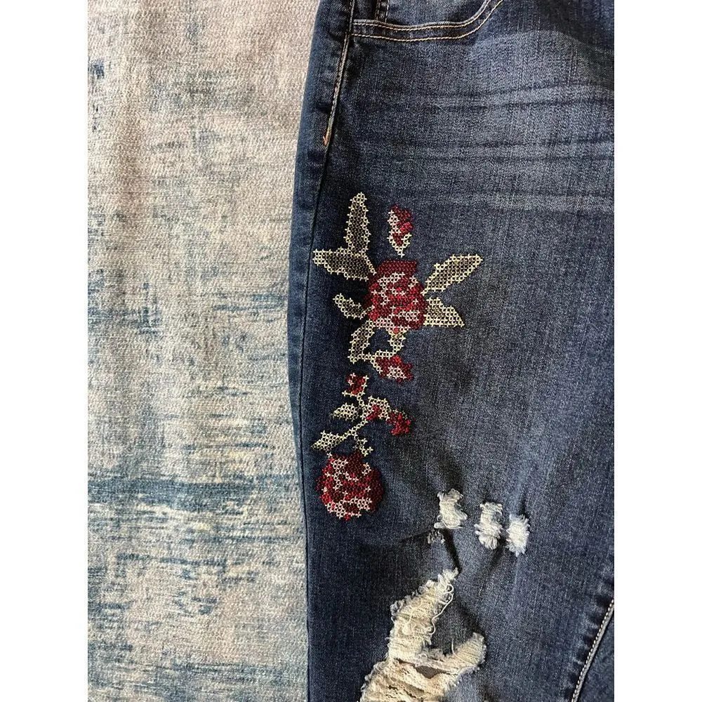 One 5 One Cross Stitch Embroidered Floral Distressed Cropped Jeans Size 14 - Image 4