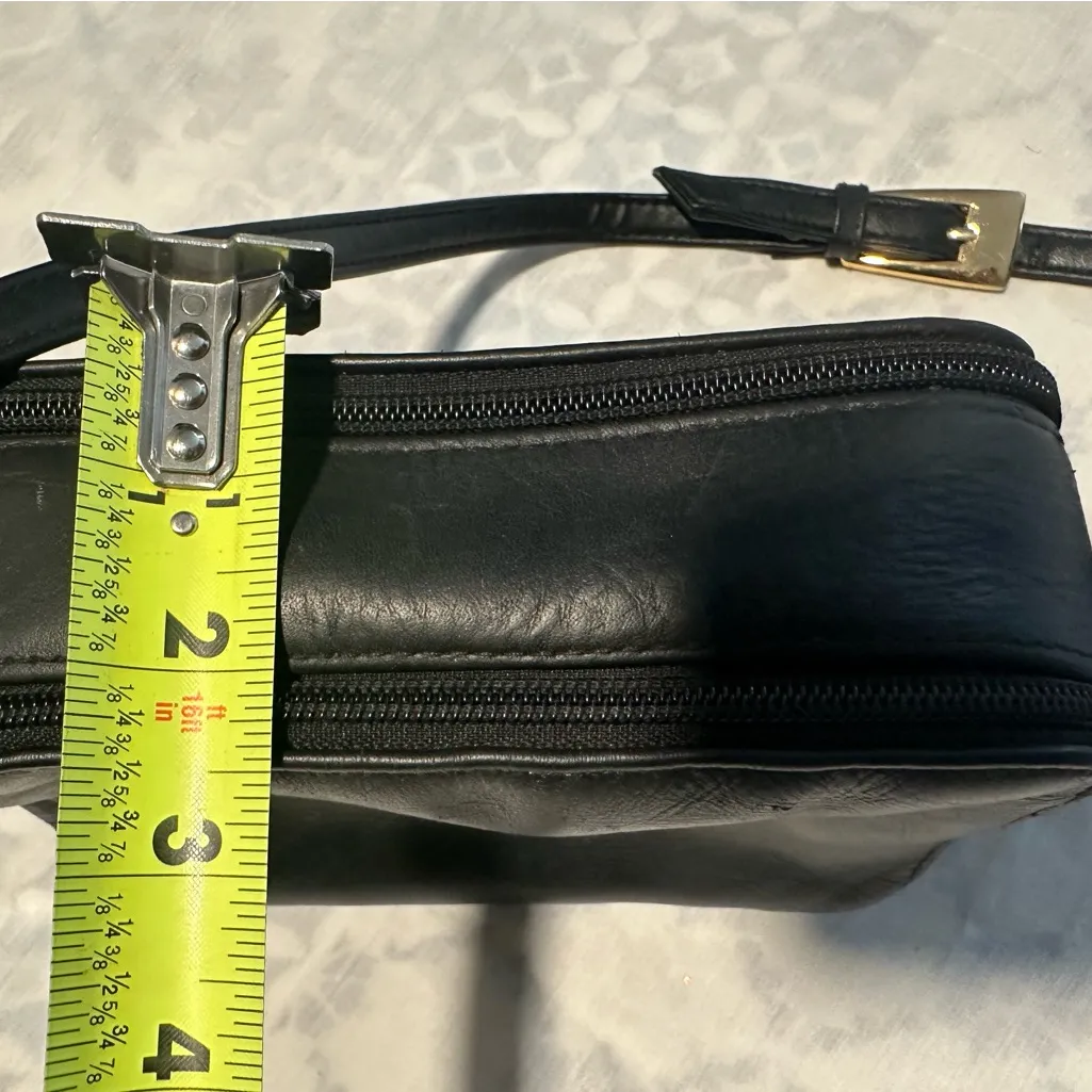 Giani Bernini Black Leather Crossbody Bag - Image 10