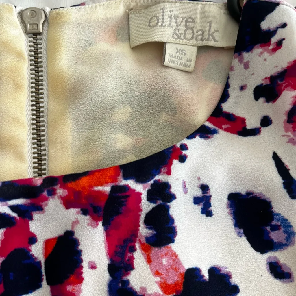 Olive & Oak Vibrant Sleeveless Mini Dress - Image 2