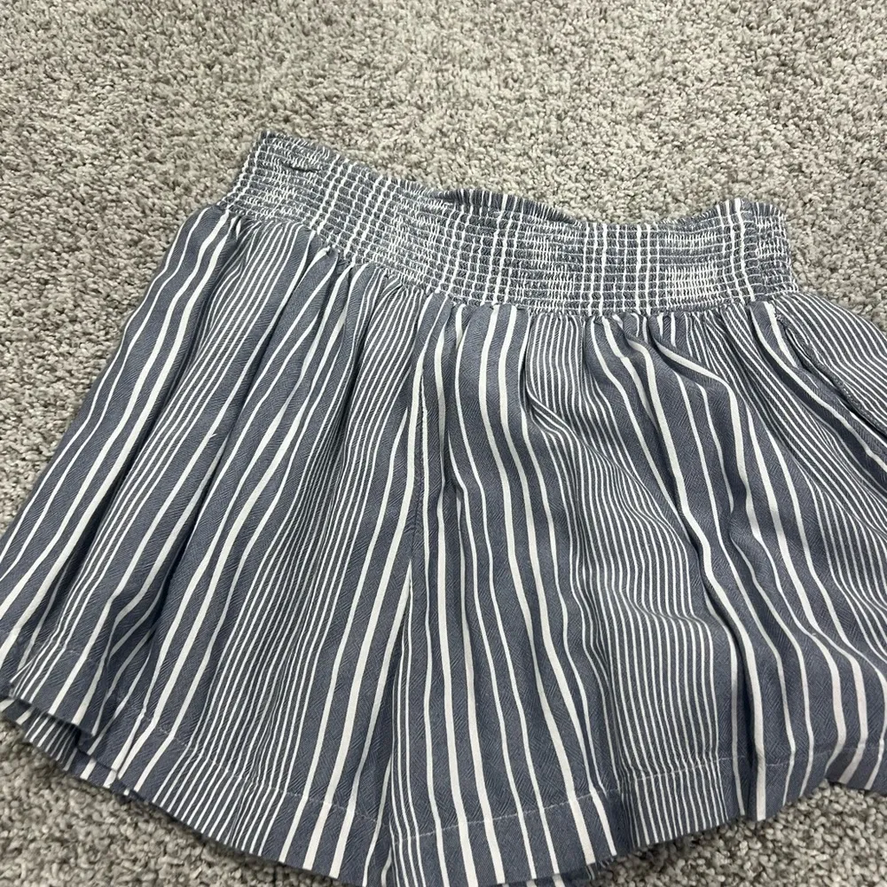 American Eagle  shorts - Image 3