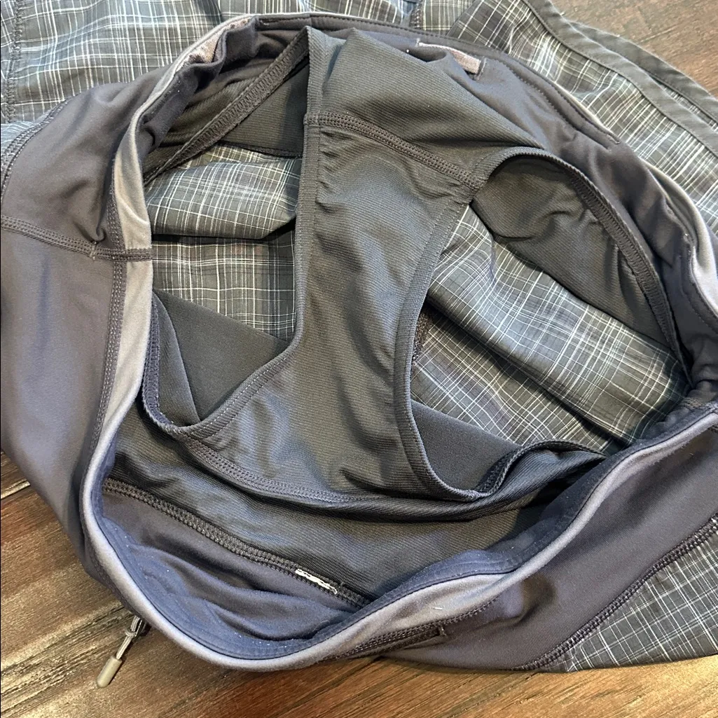 Lululemon Shorts Size 10 Grey Plaid - Image 5