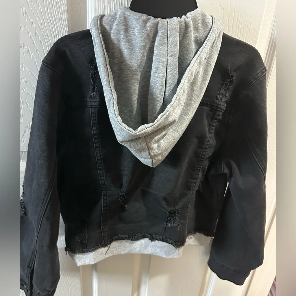 Contraband Black Distressed Denim Jacket w attached gray hoodie medium - Image 5
