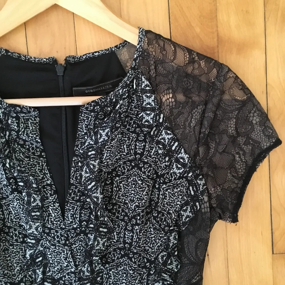 BCBGMaxAzria Stephanie Lace Printed Dress in Blue, Grey, Black Size 0 - Image 3