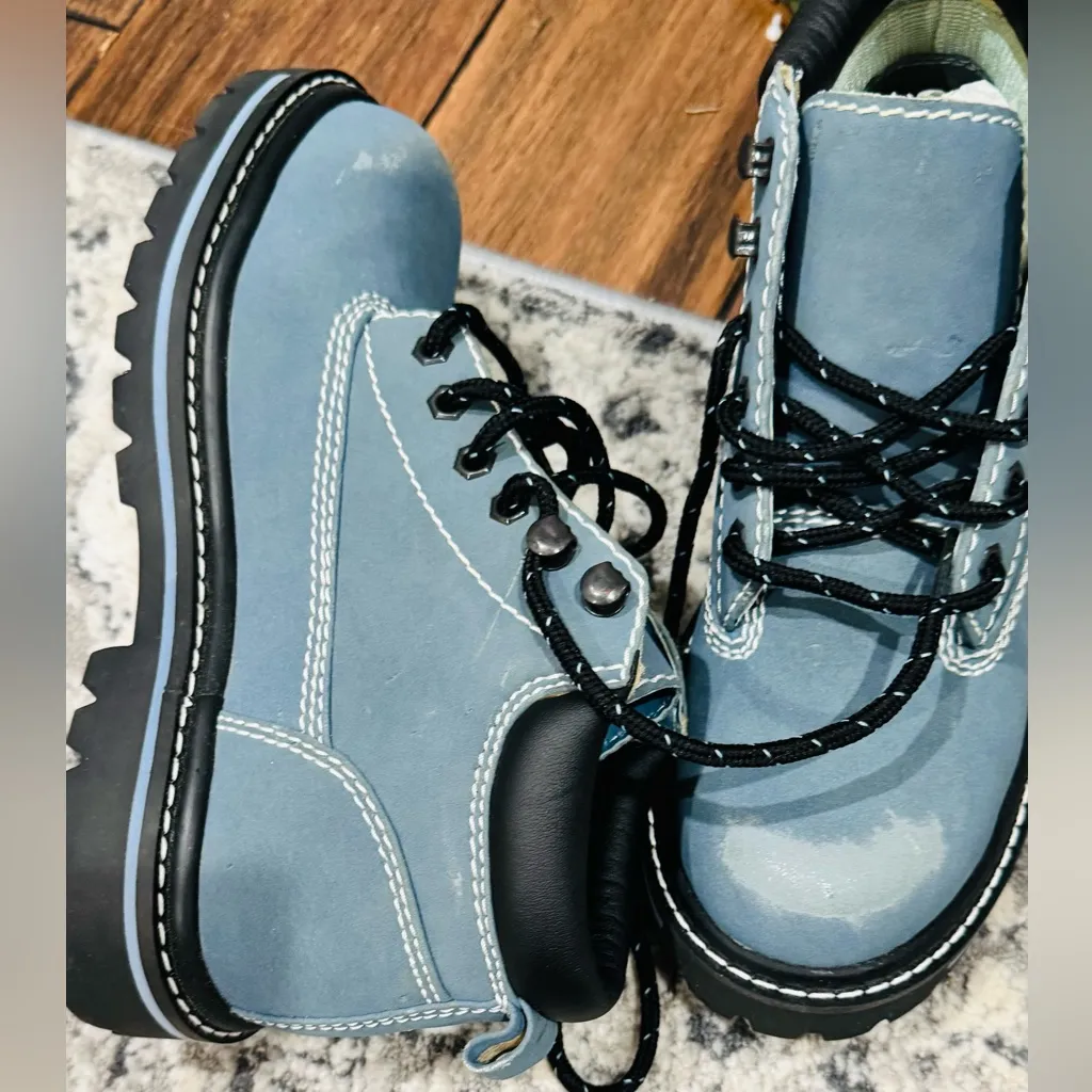 No Boundaries Blue Distressed Zip Stitch Accent Hiker Boots - Image 2