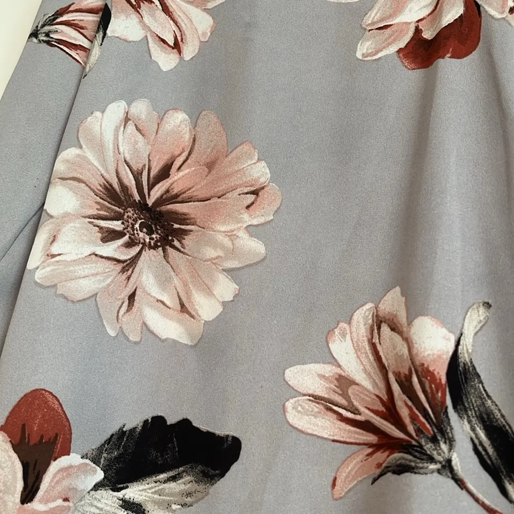 Super Cute Floral Flowy Top - Image 5