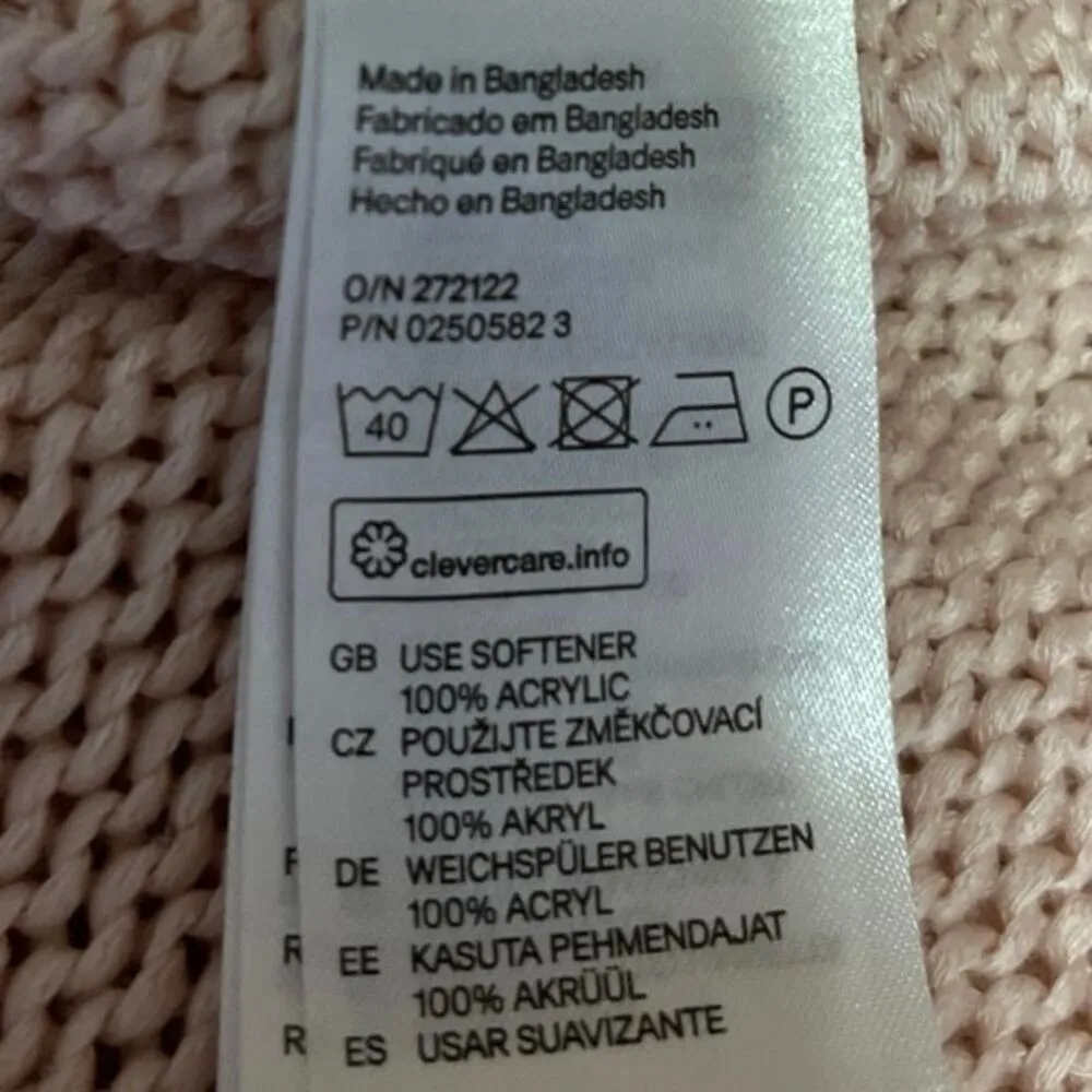 H&M Basic Women's Cream Deep V Cozy Knit Oversized Pullover Sweater Top Size M - Image 4