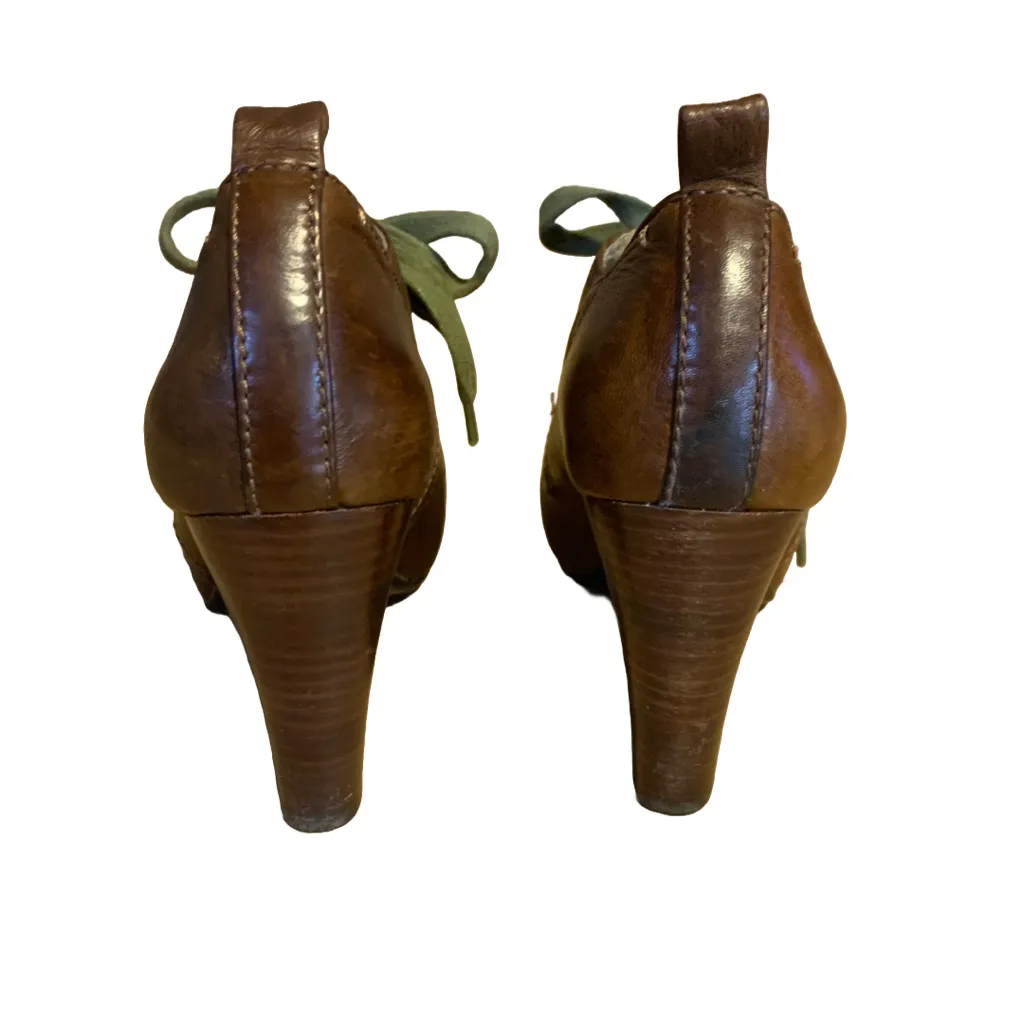 FRYE BROWN DISTRESSES LEATHER HIGH HEEL "MIRANDA" LACE UP SHOES (8M) - Image 7