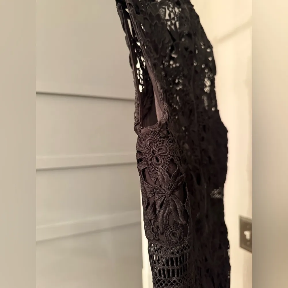 BARDOT Paris Lace Body-Con Dress. Black. Size 6. - Image 14