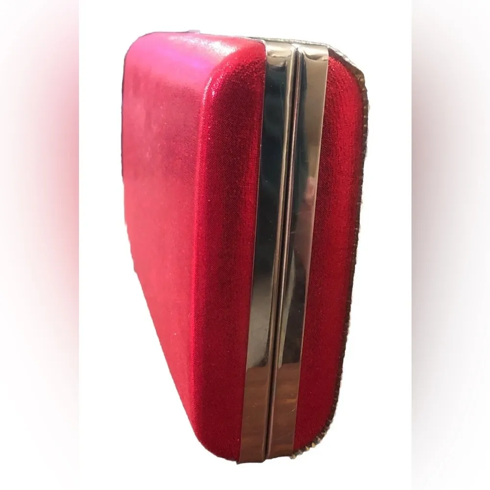 Glamorous Red and Gold Clutch with Dazzling Finish - Image 2