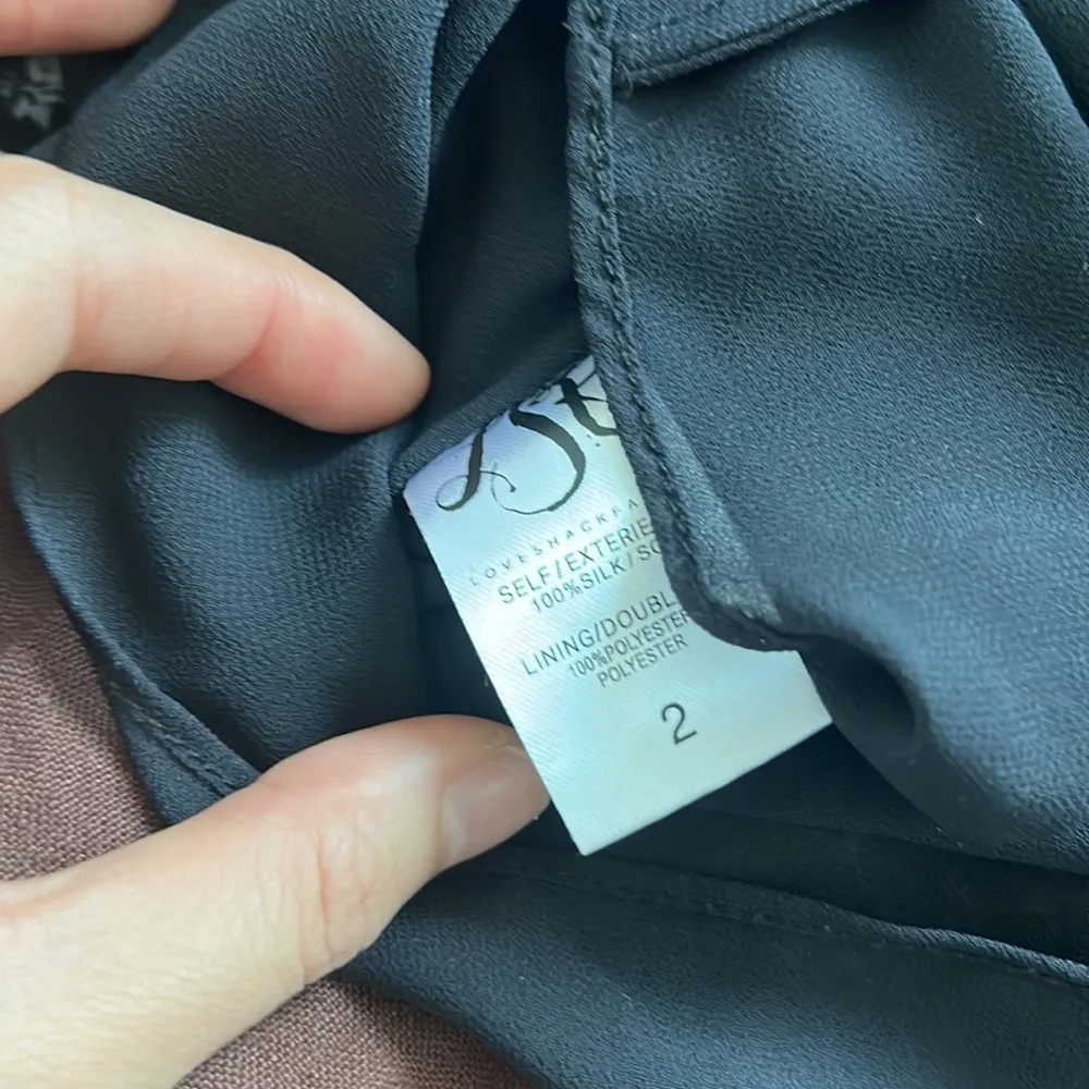 SET Loveshackfancy popover top and lily silk skirt set in black jardin print - Image 8